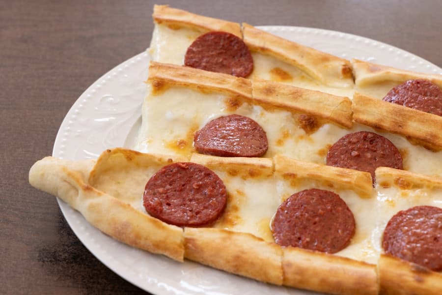 Sucuklu Pide